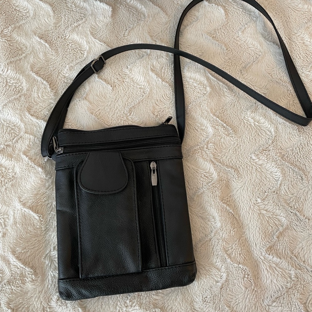 Crossbody handbag